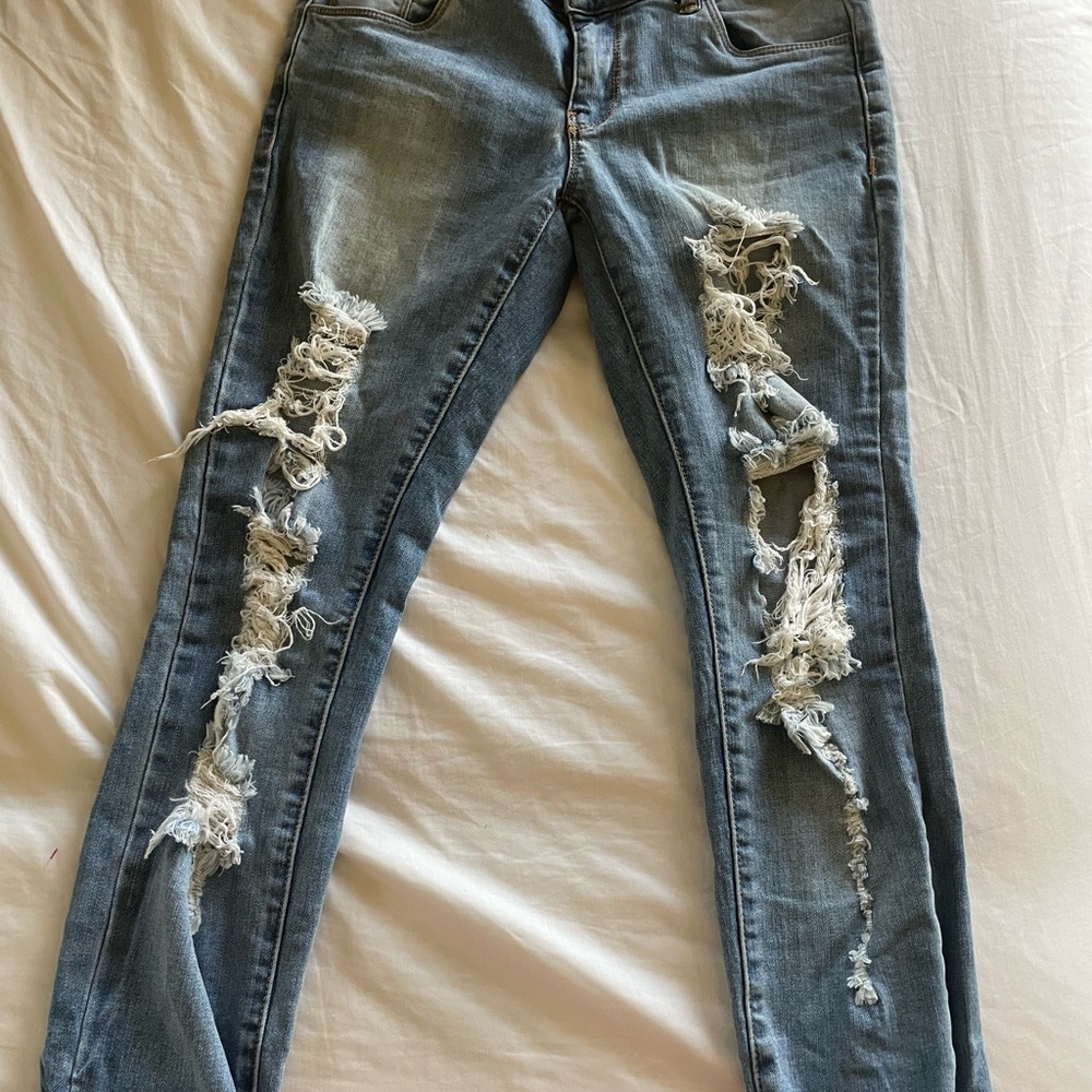 Forever 21 Blue Ankle Cropped Jeans with Distressed Details